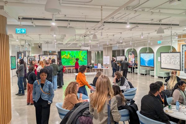 PXL_20251204_225042051